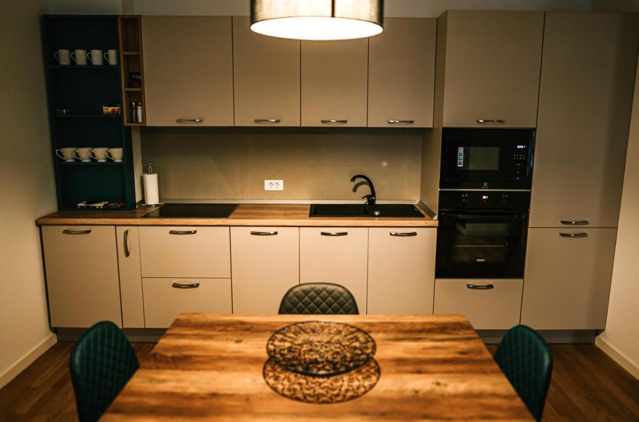 Downtown Premium Apartments Brasov Bagian luar foto