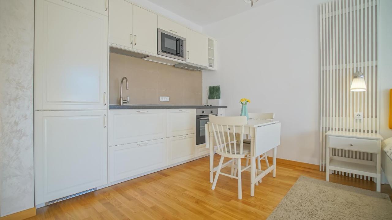Downtown Premium Apartments Brasov Bagian luar foto