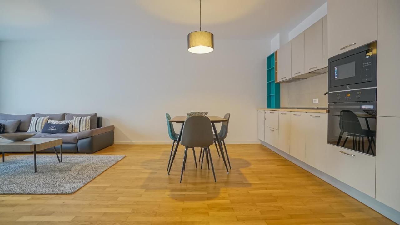 Downtown Premium Apartments Brasov Bagian luar foto