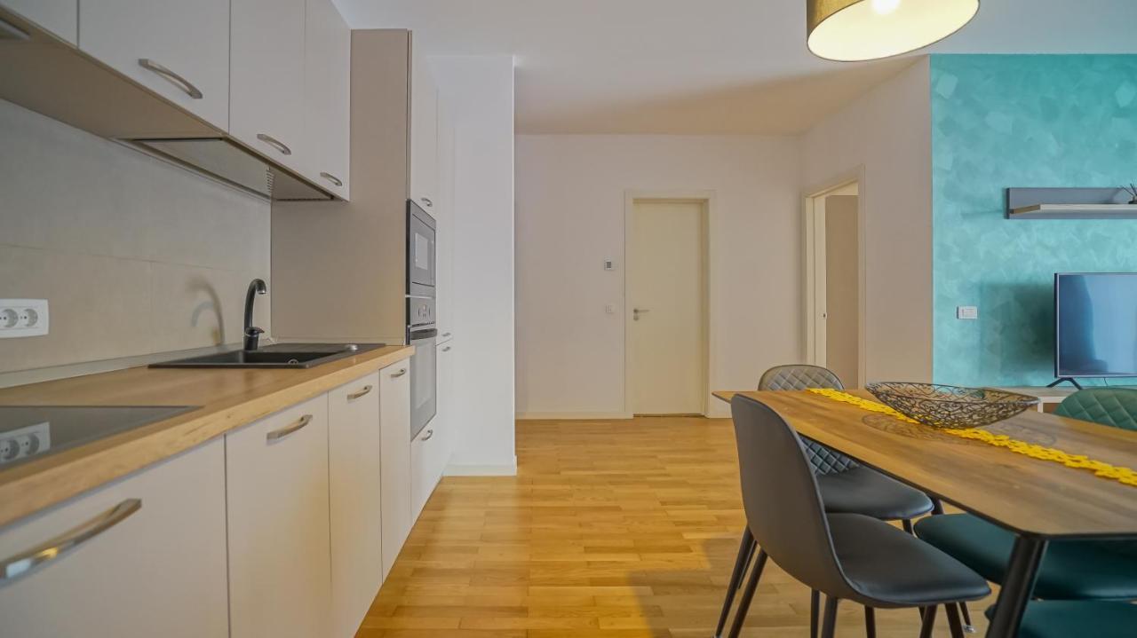 Downtown Premium Apartments Brasov Bagian luar foto